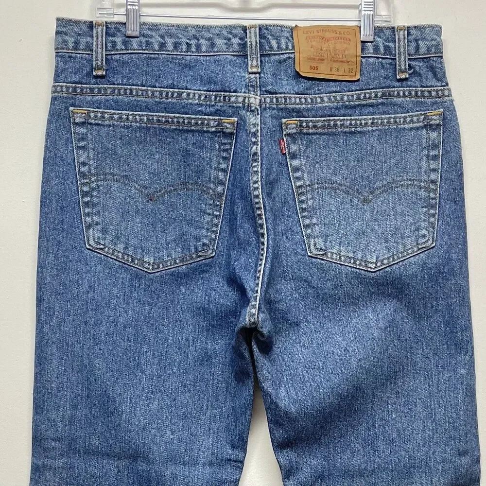 Vintage Levi’s 505 Regular Fit Straight Leg Jeans Men's W38 L32 Made in Canada